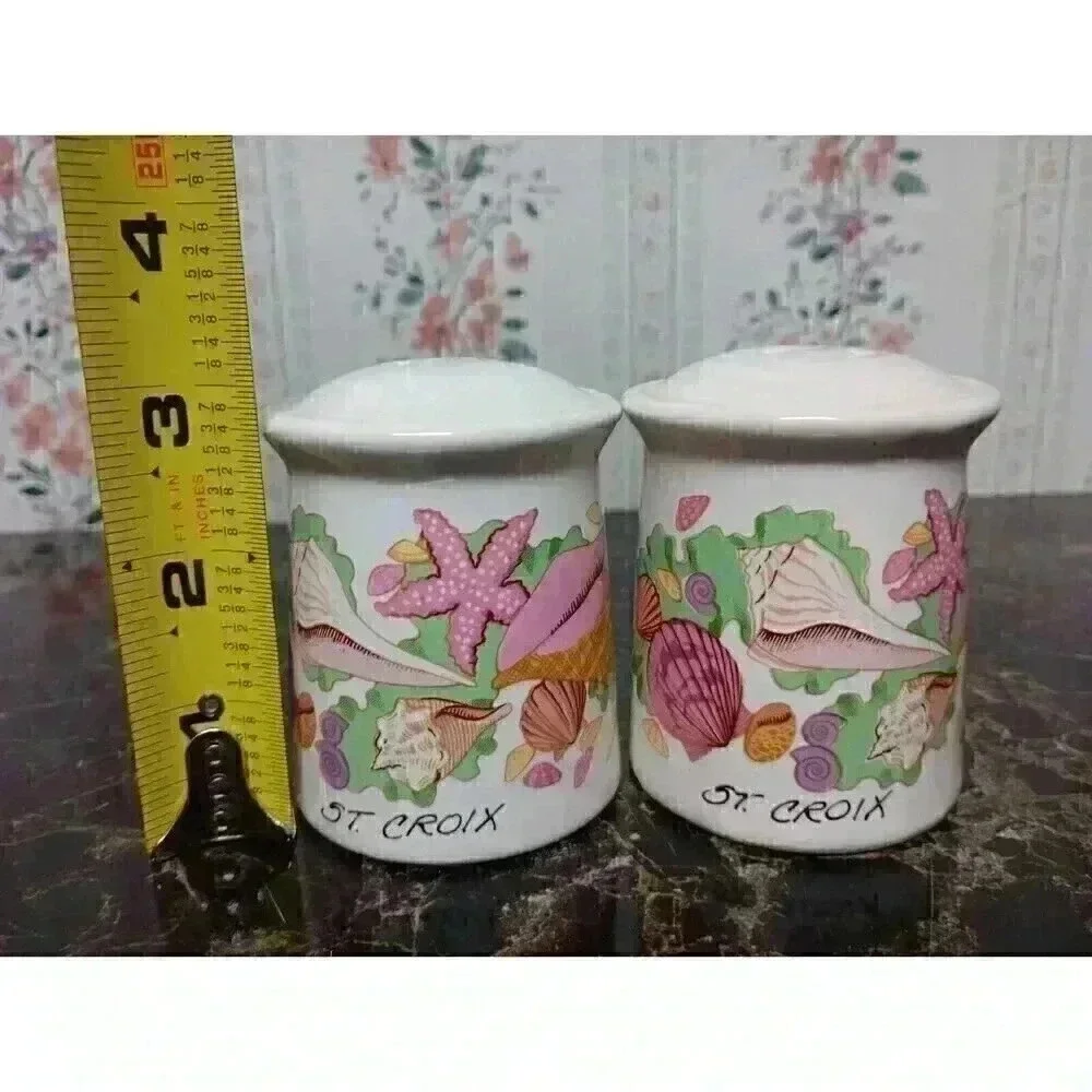 VTG ST CROIX SOUVENIR SALT AND PEPPER SHAKERS  WHITE SEA SHELLS COLLECTABLE